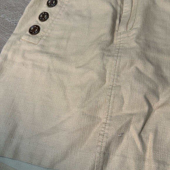 Lilly Pulitzer Cream Button-Detail Mini Skirt Size 4 🧚‍♀️ - Picture 3 of 5